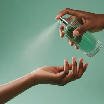 Product Spray Shot AI image template preview