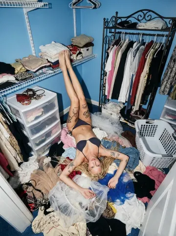 Messy Room Y2K AI image template preview