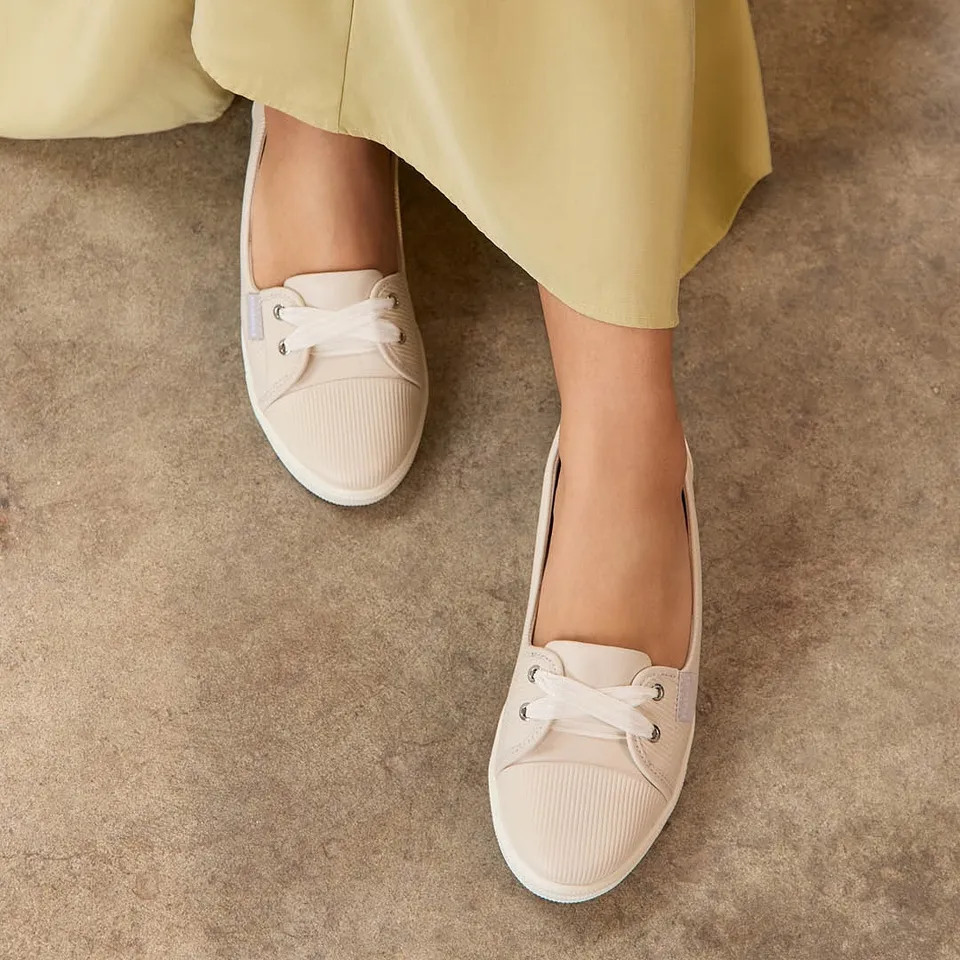 Hannah III White Tumbled Women's Casual Flat | FRANKIE4